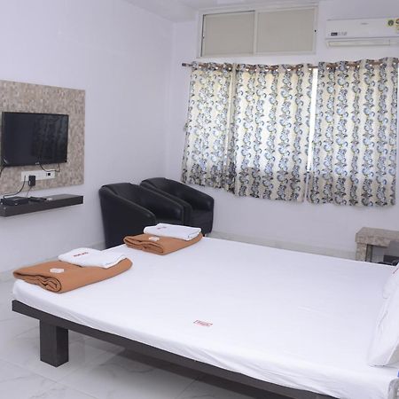 Hotel Mangalam Kurandvad Exterior photo