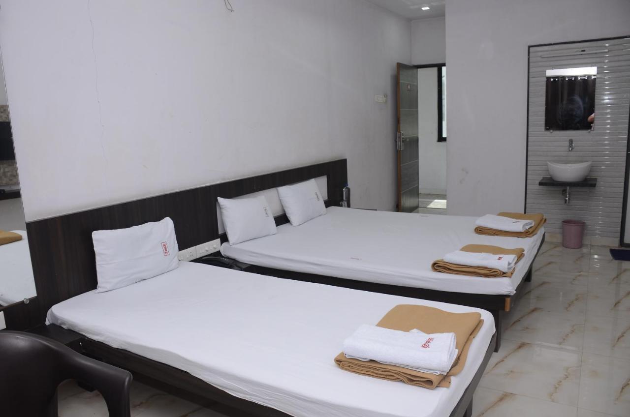 Hotel Mangalam Kurandvad Exterior photo