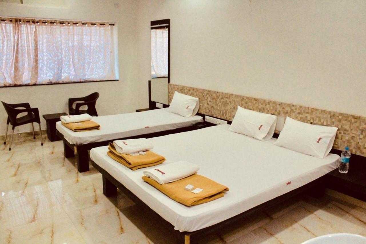 Hotel Mangalam Kurandvad Exterior photo
