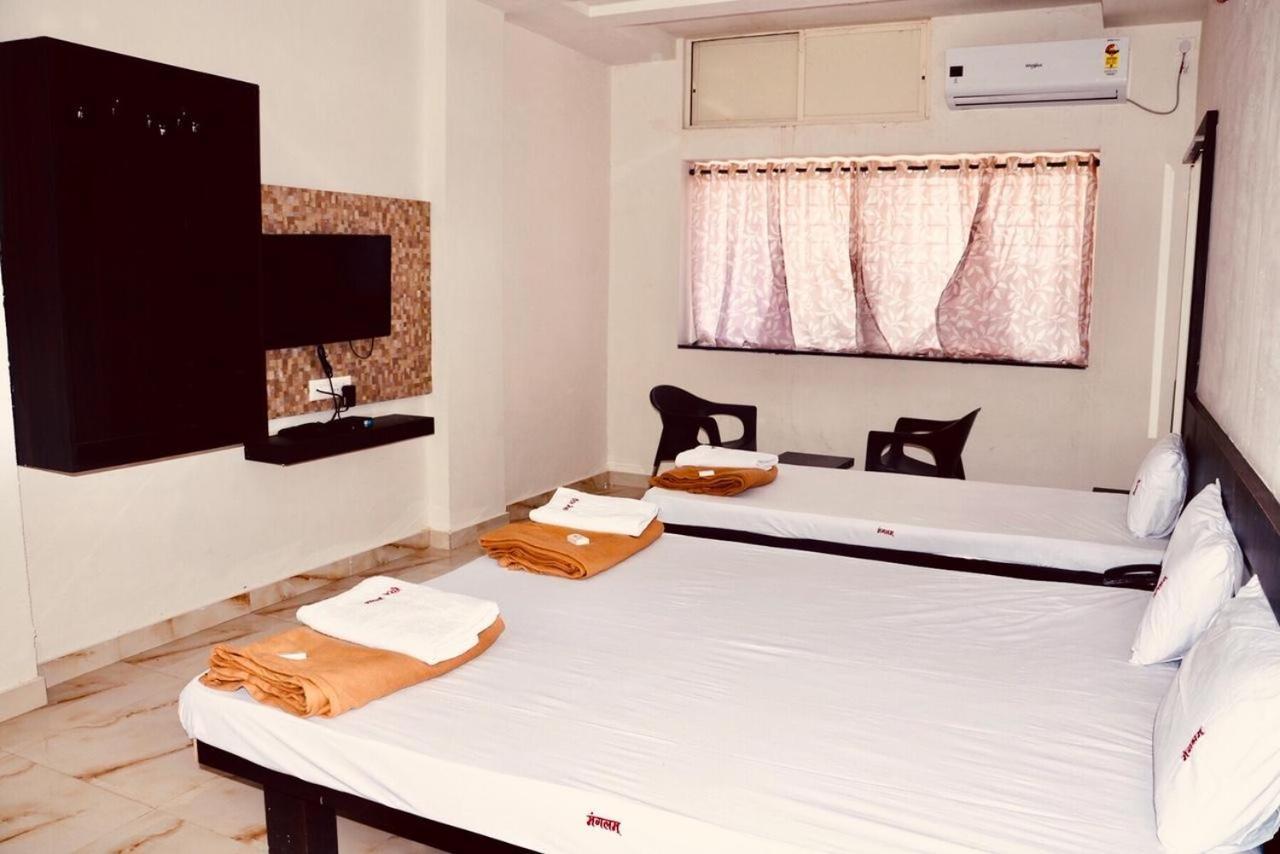 Hotel Mangalam Kurandvad Exterior photo